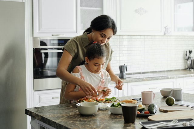 teaching kids basic kitchen skills and cooking